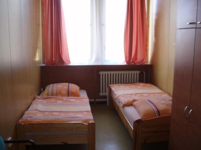 Hostel Monty Ricany  Exterior photo