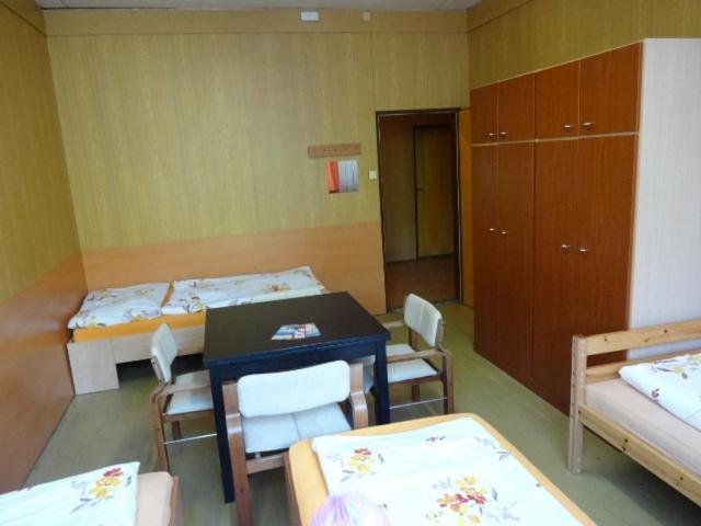 Hostel Monty Ricany  Room photo